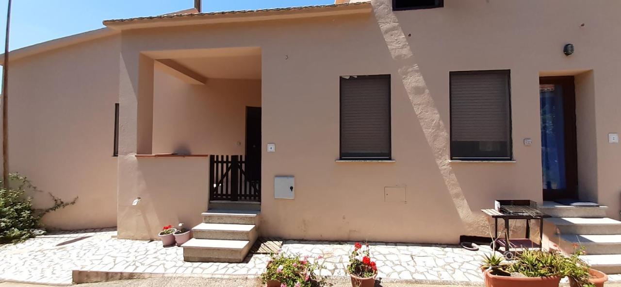 Trinità dʼAgultu Casa Vacanza Costa Rossa Vista Mare מראה חיצוני תמונה