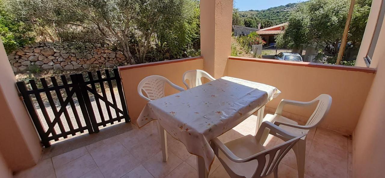 Trinità dʼAgultu Casa Vacanza Costa Rossa Vista Mare מראה חיצוני תמונה